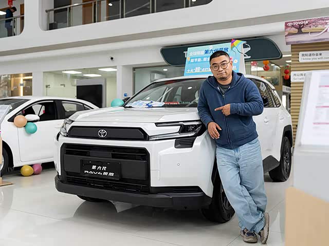 探店RAV4荣放 全场景SUV入门即高配