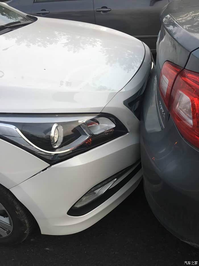 【图】刚7000公里就高速追尾,心好伤_名图论坛_汽车之家论坛