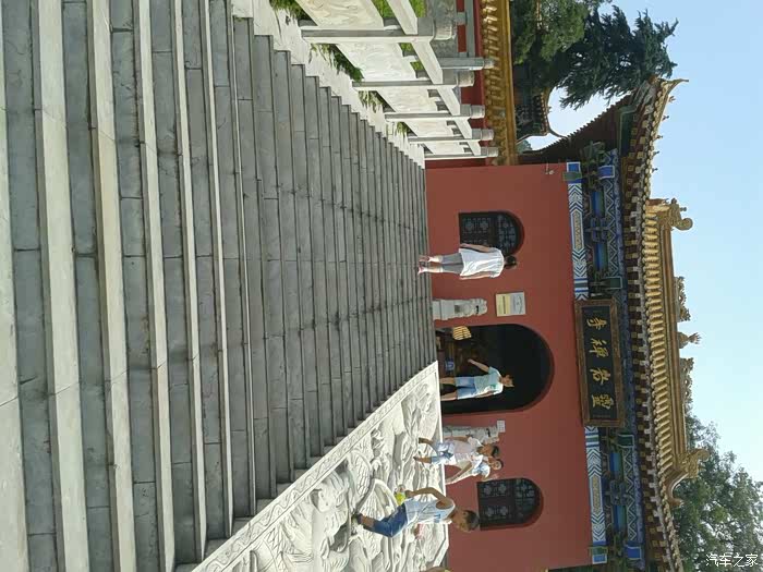 灵岩山灵岩寺大门.