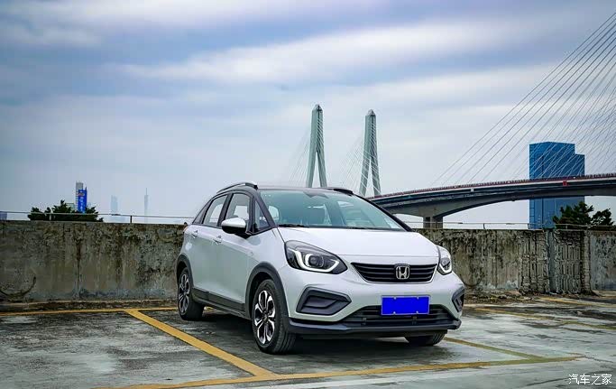 新车主报到,喜提碧光翠飞度潮越max版,看"平民超跑"的新姿态