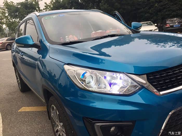 5655 | 回复: 111 绅宝x35论坛 我的小哥哥敢把35改的这么丑,你敢吗?