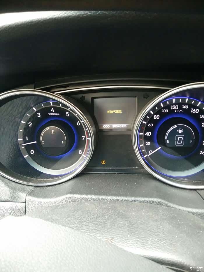 求助,为啥一直是显示轮胎气压低