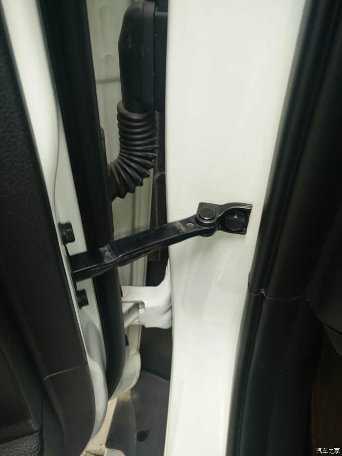 关于车门限位器的问题