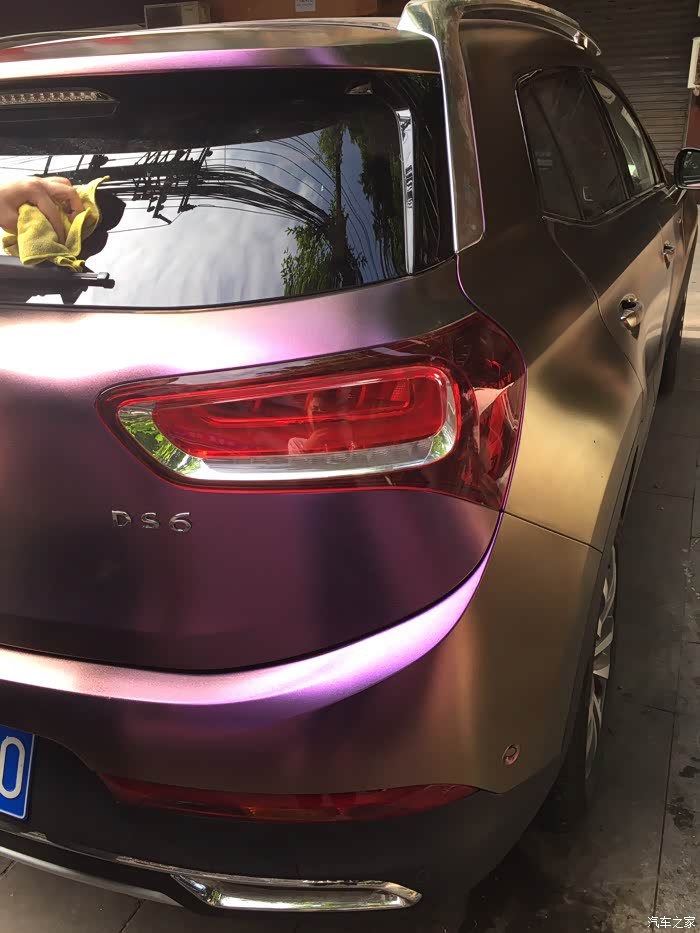 紫色反金色!完美!等以后闲了在补个作业 .