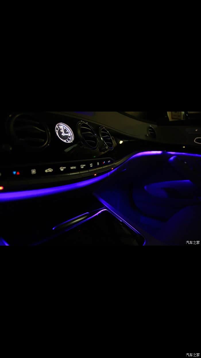 请问有谁知道gle400运动版可以装内饰氛围灯吗