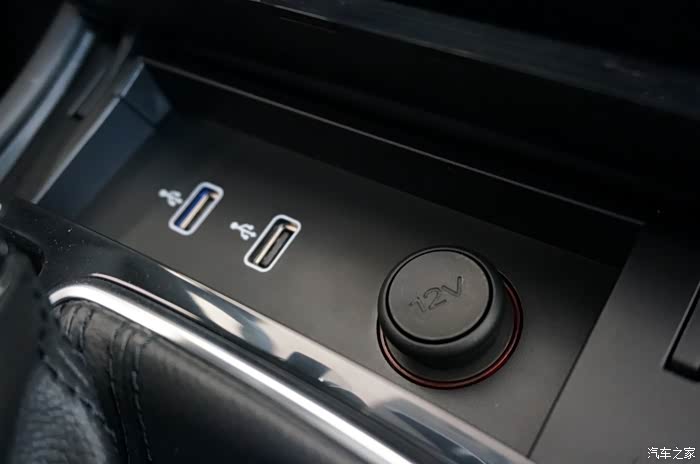 【有智有料】荣威rx3看车体验,帅气互联网suv