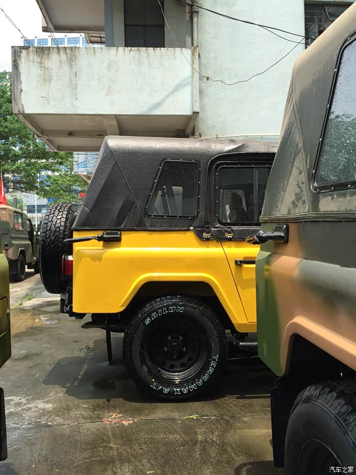 欣赏一下比较少见的 工程黄 212,帅呆了!