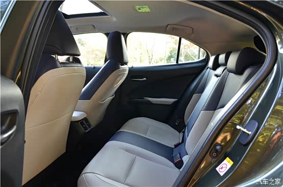 小却雷厉风行 试驾全新雷克萨斯ux260h