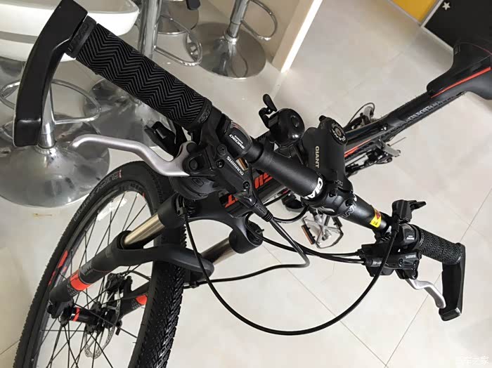 xtc800黑红18款已到