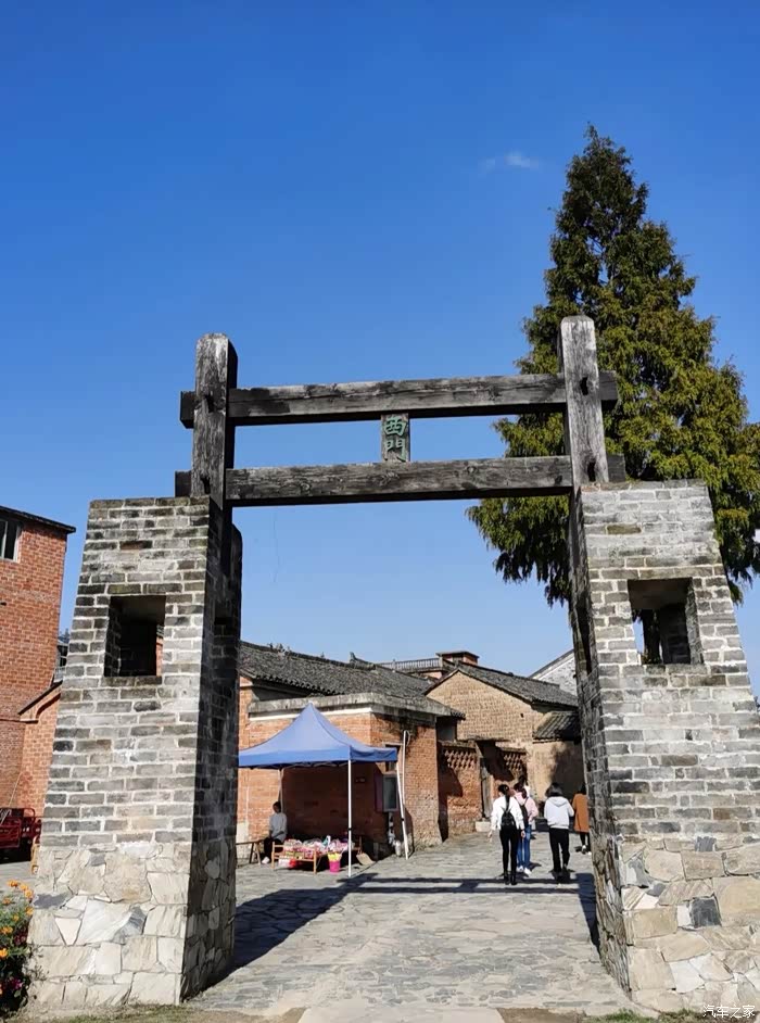 闲暇自驾,游览徽派丁李湾村