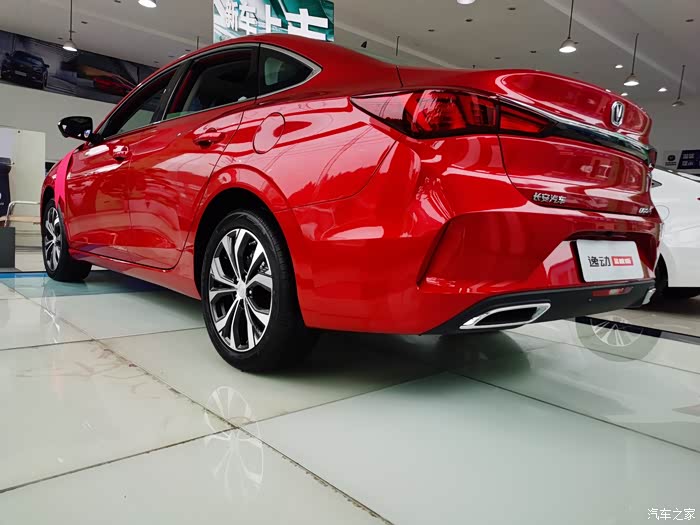 【图】红色逸动蓝鲸版果然炫彩夺目_长安cs35plus论坛_汽车之家论坛