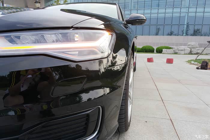 舒适车型矩形大灯是选装的吗