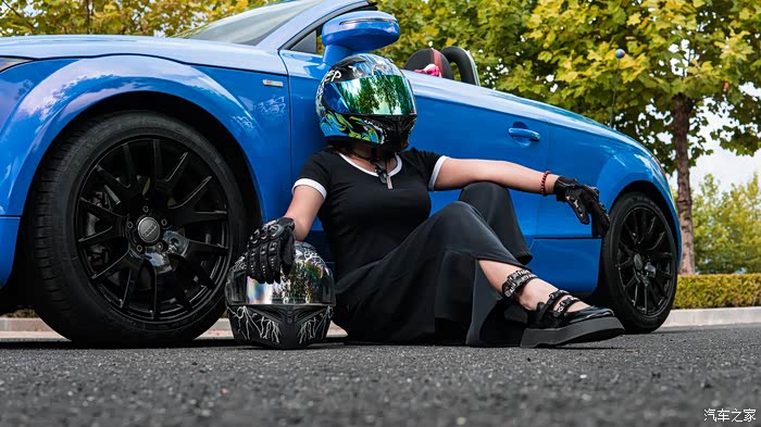 十八拍车之开着敞篷奥迪tt的宝藏女司机