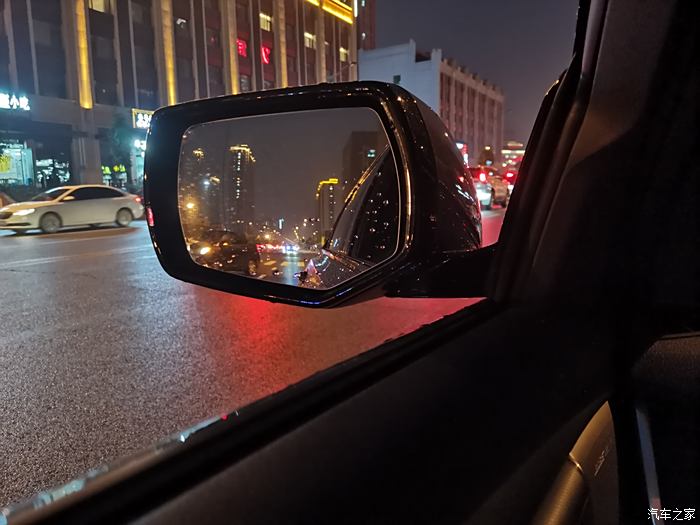 车窗外的夜景真实图片