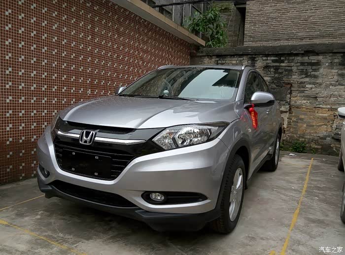 准备买缤智冰河银,是不是很浅,看着非常刺目的那种银色呀