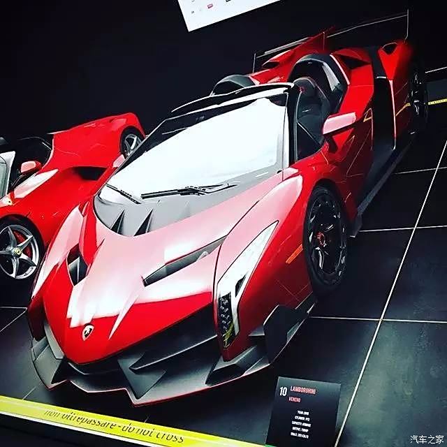 紅色毒藥蘭博基尼venenoroadster紅色辣馬法拉利laferrari