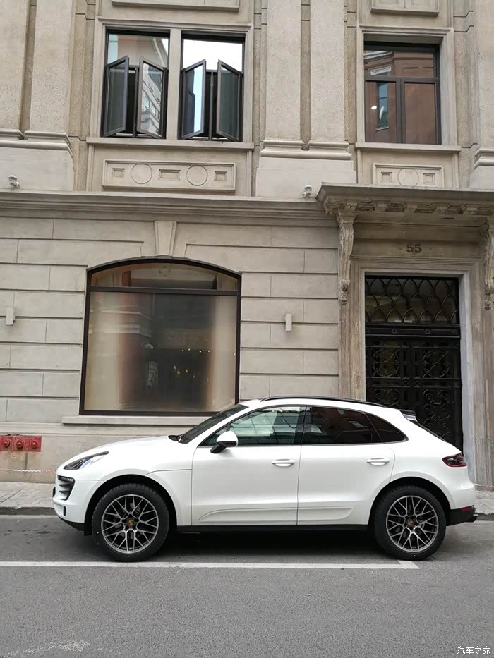 17款macan改20寸鸟巢轮毂罗盘防眩目后视镜及感受