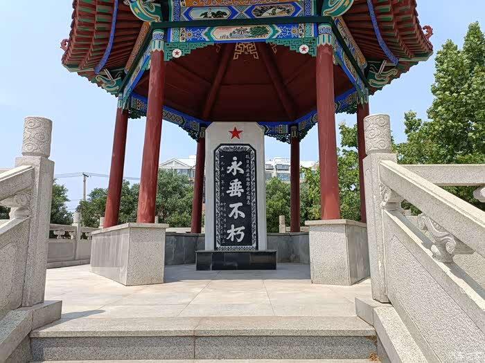 参观郭企之烈士陵园