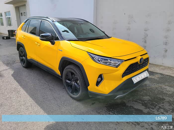 看下这台普通买菜rav4荣放改色水晶葵花黄