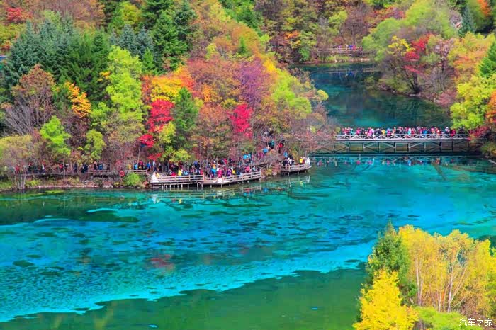 童话世界九寨沟,色彩斑斓似天堂