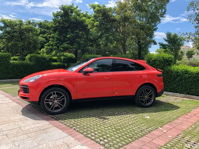 深圳出台熔岩橙cayennecoupe