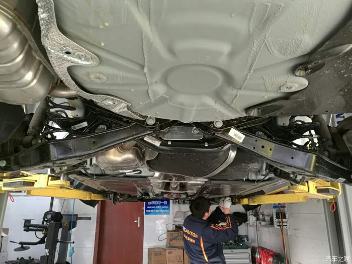 做了一个底盘装甲顺便看看17款速腾的老底