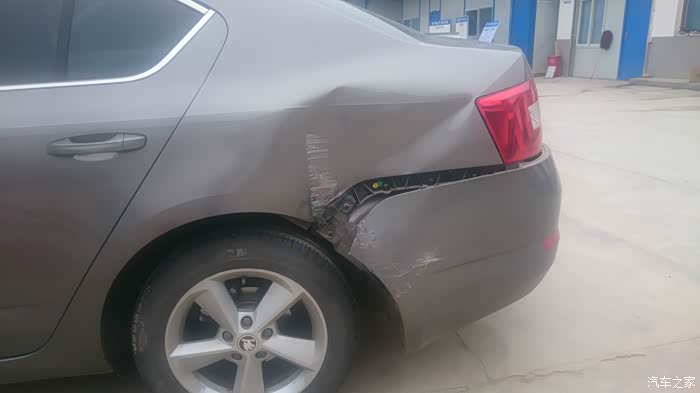 后叶子板损伤了,是钣金修复还是切割更换.