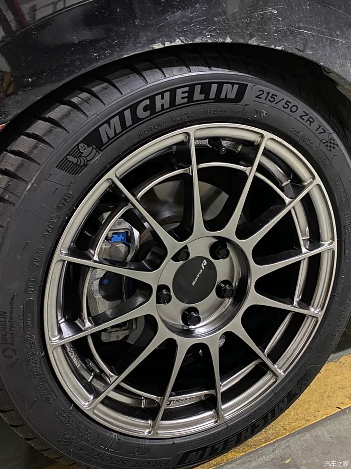 给咏春fk7换套enkei的nt03rrps4