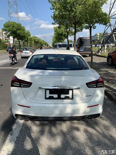 玛莎拉蒂吉博力2021款简单提车作业