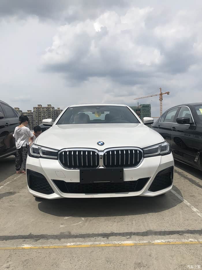 【图】21款530尊享,白外红内.车已到_宝马5系论坛_汽车之家论坛