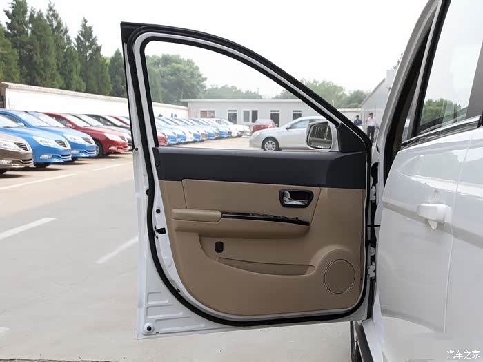 求大神赐教右前车门的拆装教程