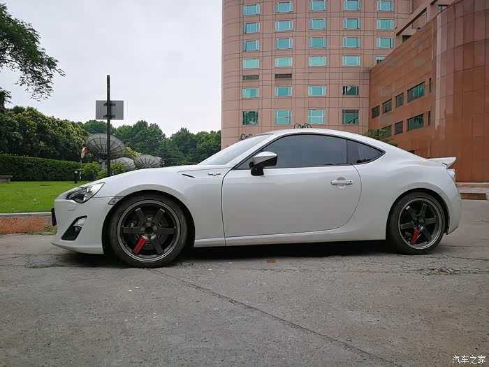 出te37sl18寸前后85j