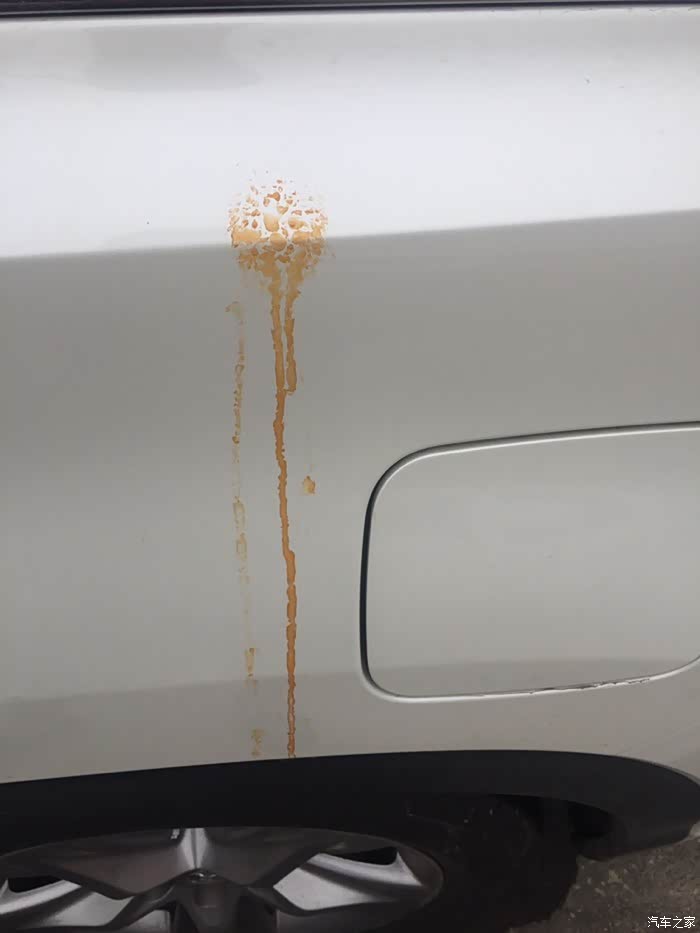 前几天知道车库漏水钢架锈水滴到车除抛光以外还有其他办法没牙膏能