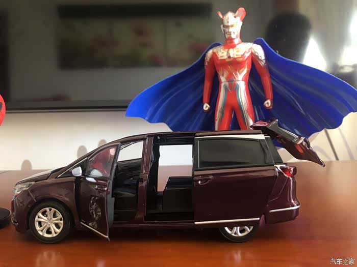 听说蜘蛛侠与奥特曼也爱gl8