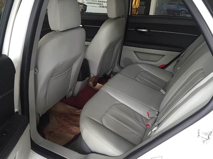 简单看一下绅宝d50