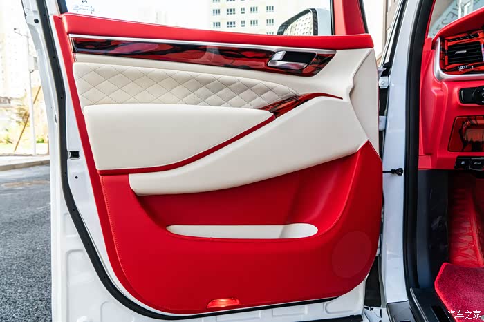 前门 中门 三排侧板软包(中国红 纳帕真皮)