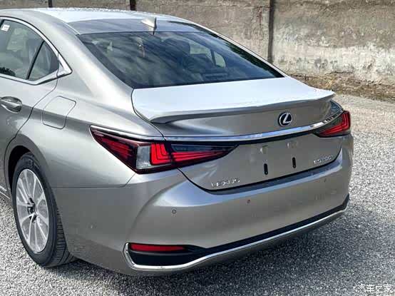 少见2021款雷克萨斯es,现场对比新老区别