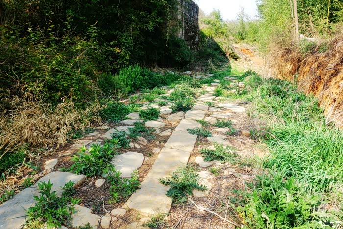 【老王带你逛云南】讲述昆明故事——长坡古驿道和肖家大门