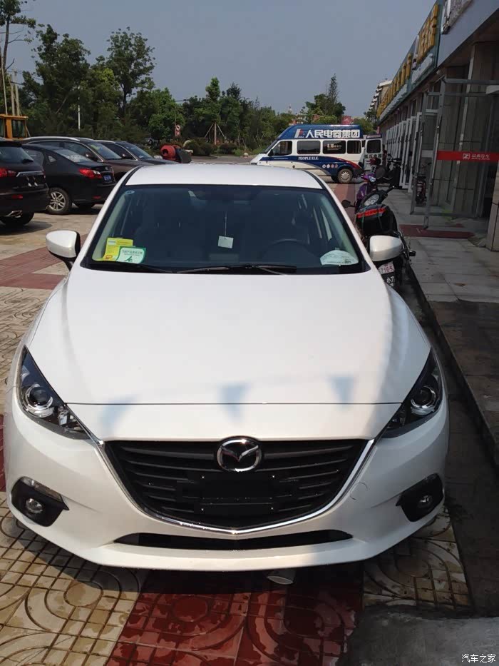 自动舒适三箱白.