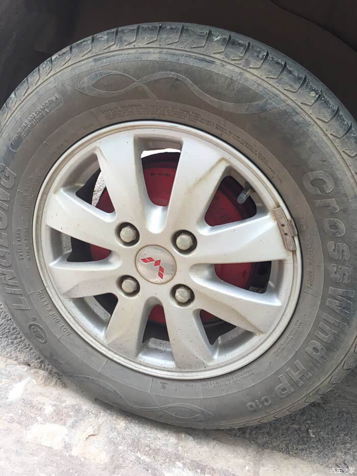 五菱宏光s换轮胎