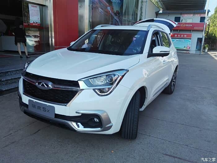 白色瑞虎5x年轻人的优选