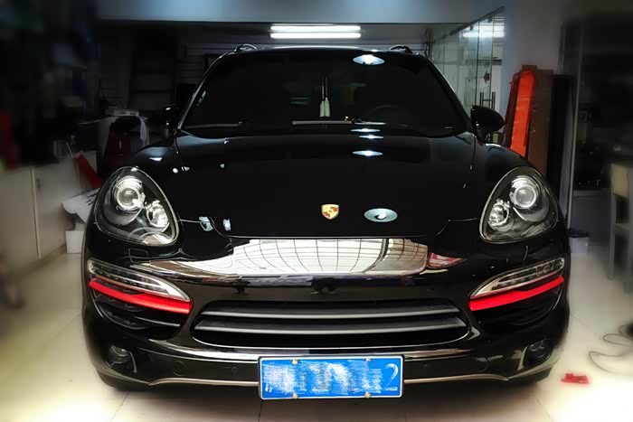 卡宴958,红色激情