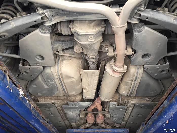 珍珠白12代皇冠90后因情怀千里提车记