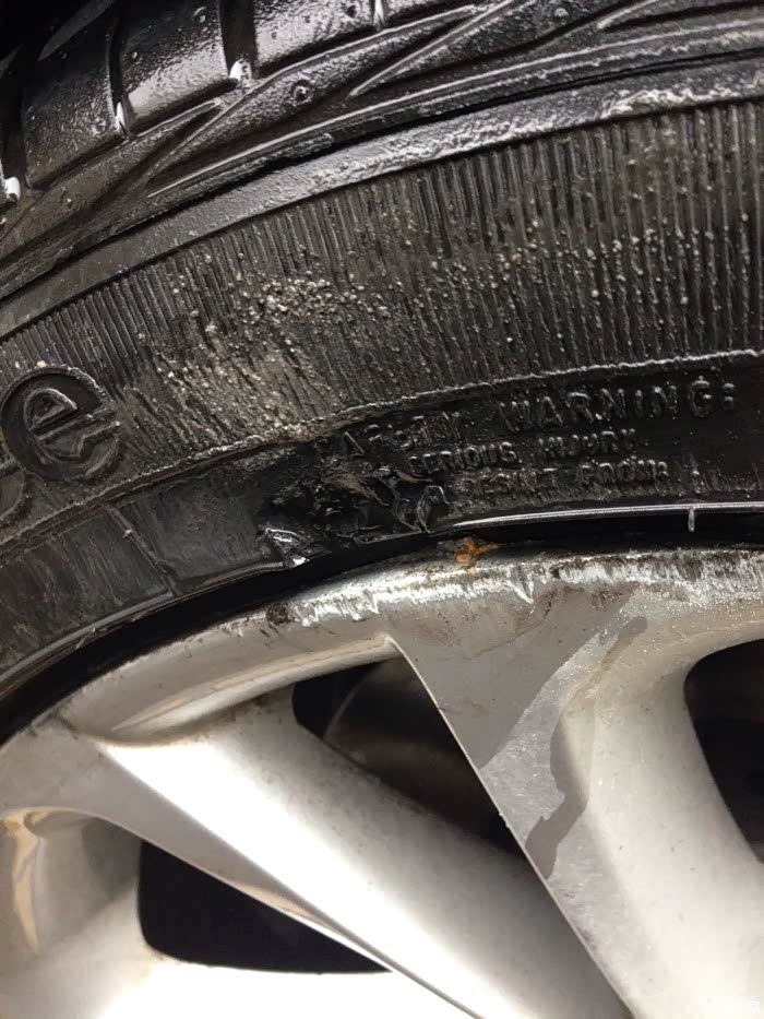 大家看看轮胎破成这样有危险么