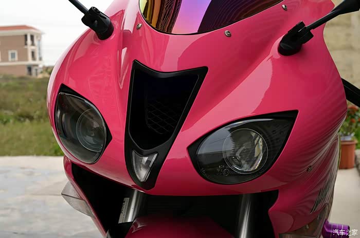 粉红色的川崎zx6r给大家欣赏
