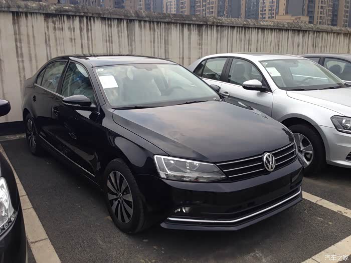 各位车友,你们觉得速腾银色跟灰色,哪个颜色好看!希望大家给点推荐