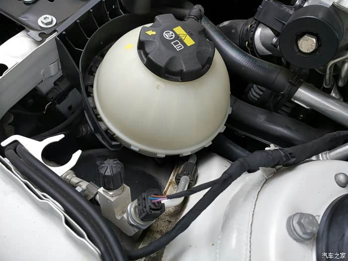 【图】各位兄弟～冷却液加到什么位置啊?_宝马1系论坛_汽车之家论坛