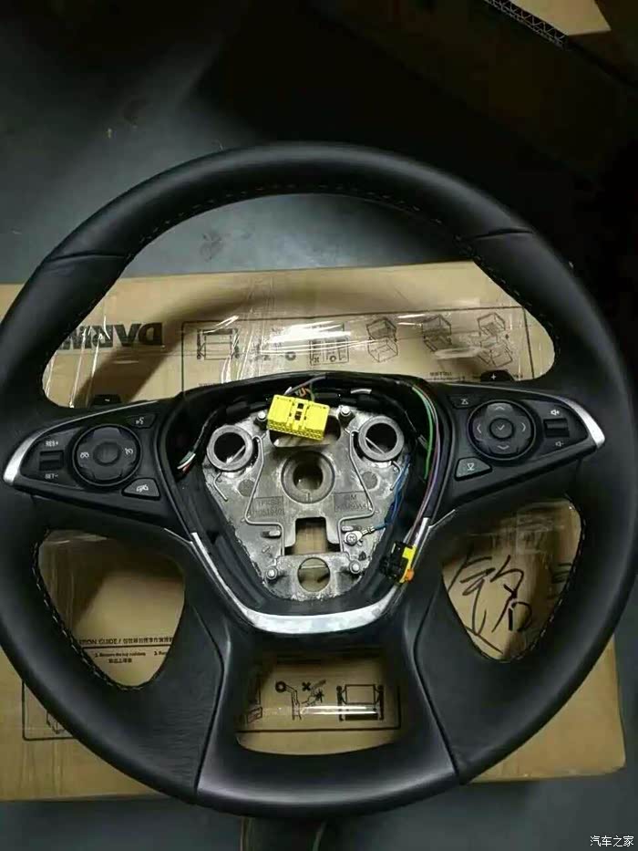 好友推荐,新gl8原厂升级配件,八寸屏,真皮方向盘,抬头显示