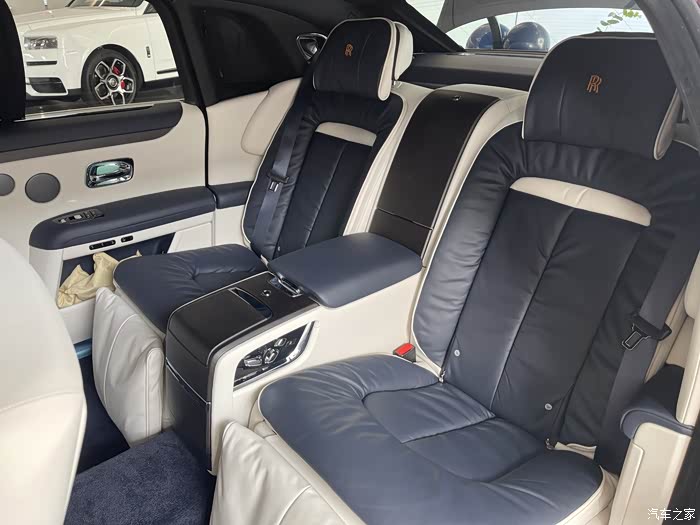 【图】2021午夜宝石蓝古思特长轴提车作业_劳斯莱斯论坛_汽车之家论坛