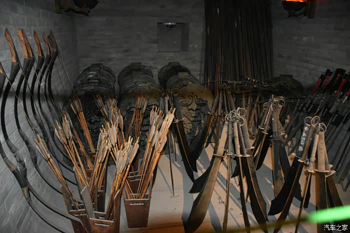 兵器室.刀枪剑戟斧钺钩叉.